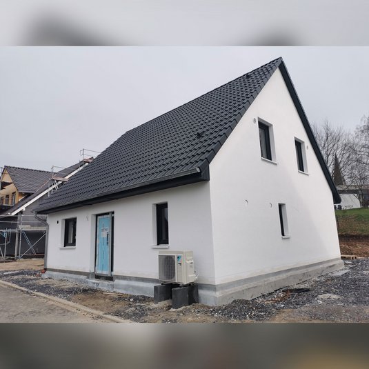 Fertig Haus mit weißen Putz