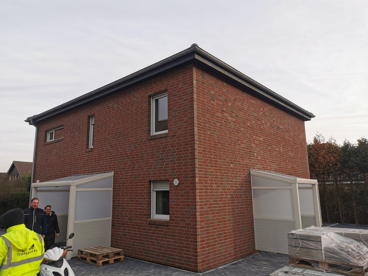 Fertiges Haus mit rotem Klinker